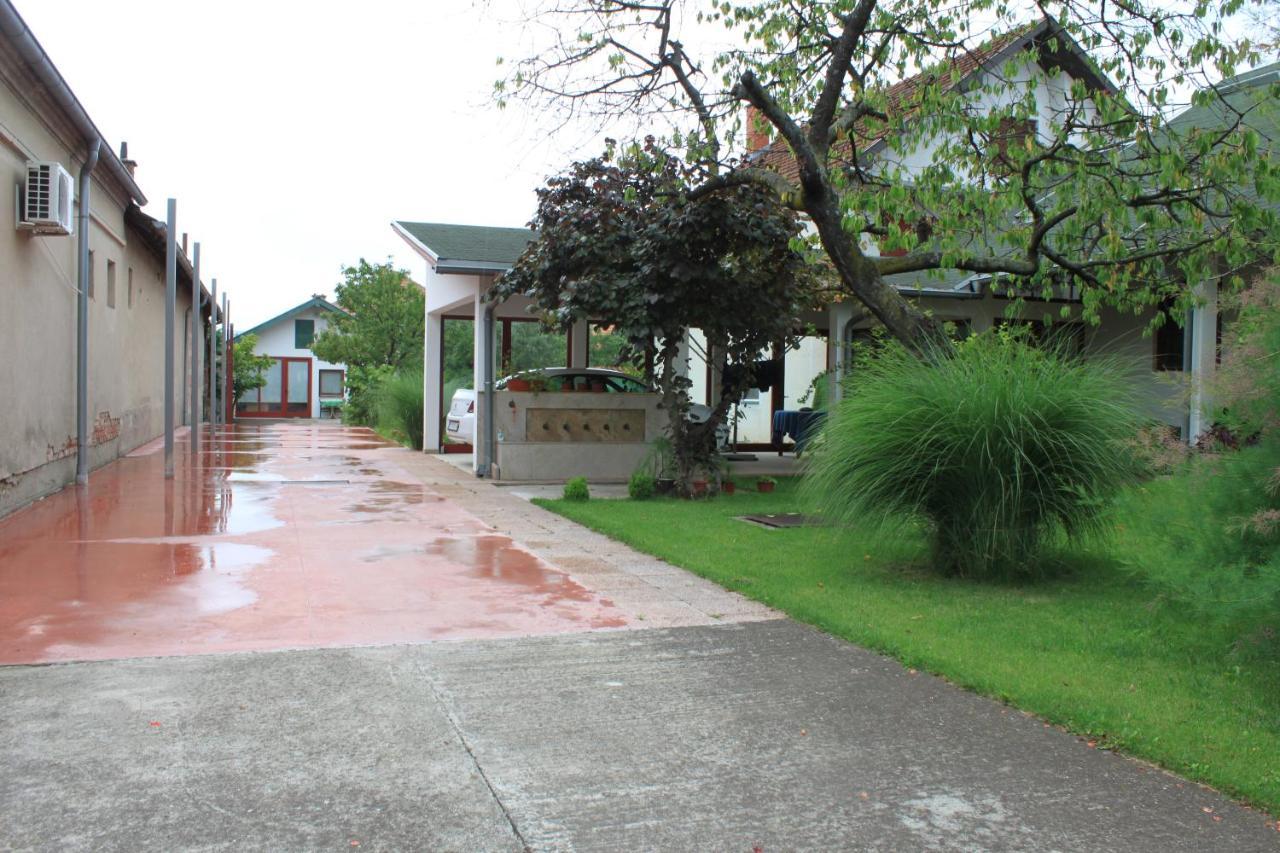Boulevard Garden House - Free And Save Parking In The Locked Yard Cuprija Exterior photo