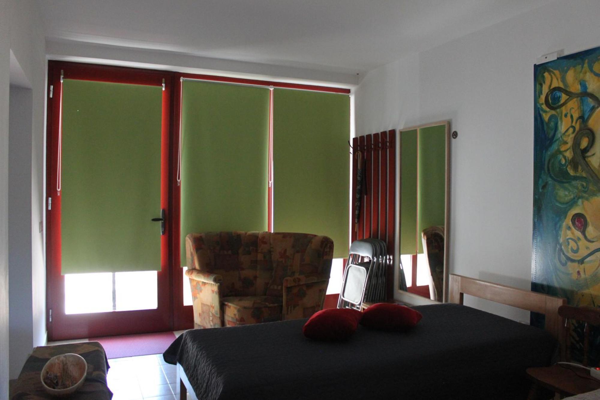 Boulevard Garden House - Free And Save Parking In The Locked Yard Cuprija Room photo